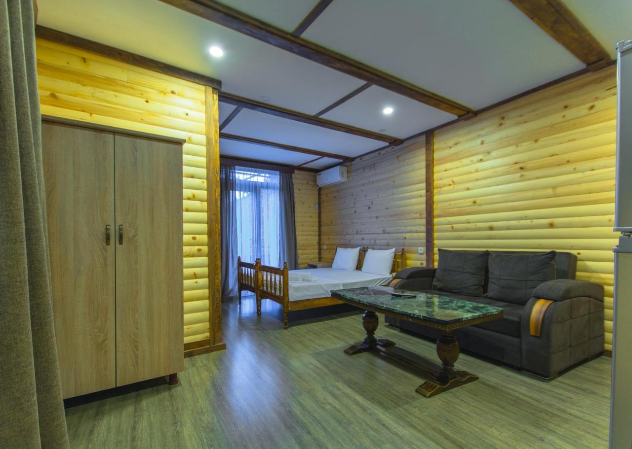 Sister'S Warm Guest House Батуми Екстериор снимка